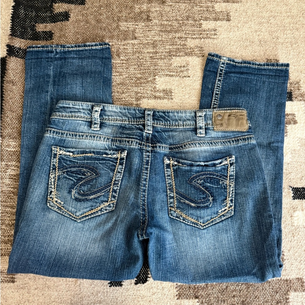 Silver Jeans Co. Suki Mid Rise Curvy Fit Capri Jeans